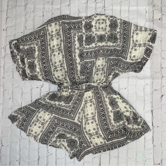 Love Stitch Paisley Print Bohemian Style Romper - Picture 8 of 8